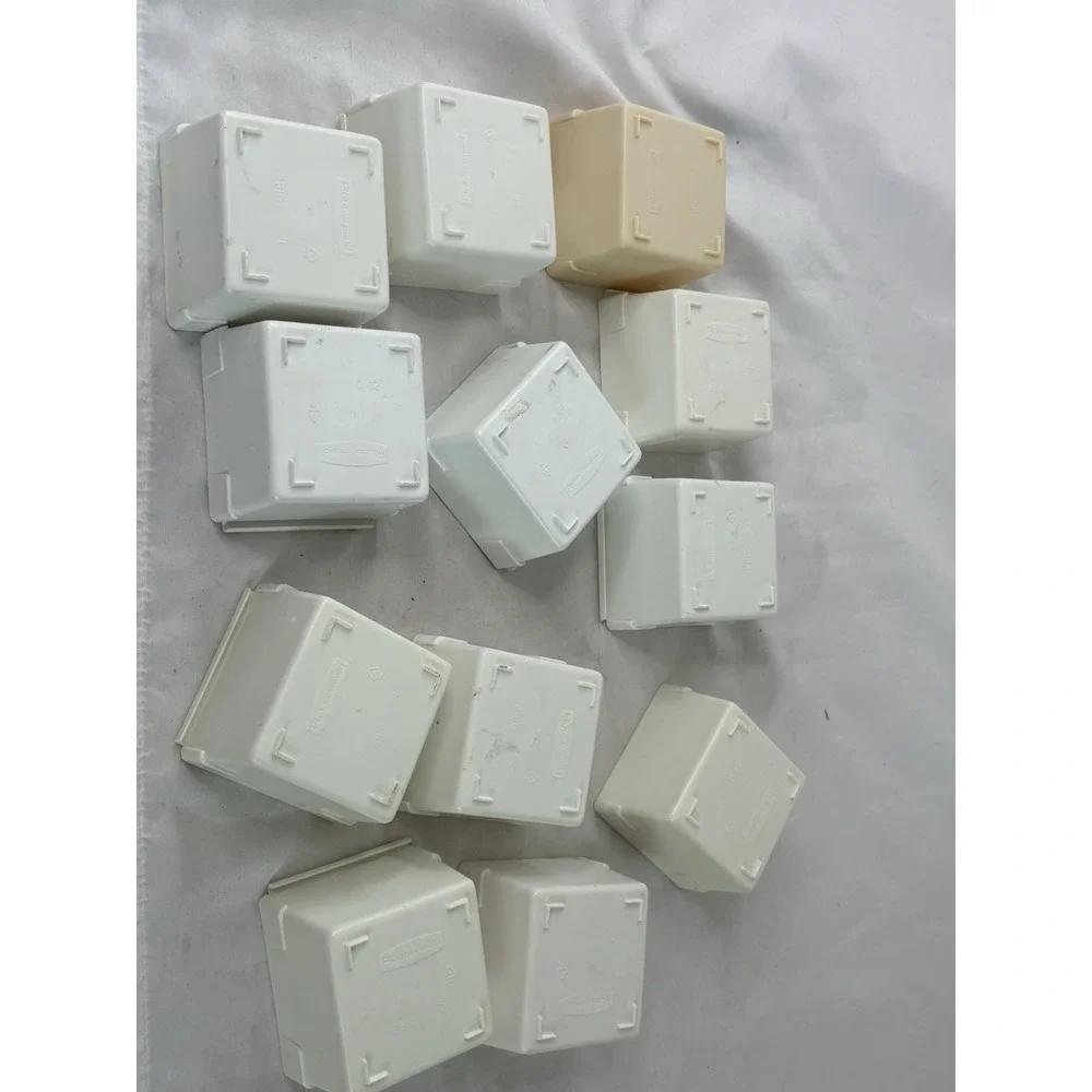 Rubbermaid white beige